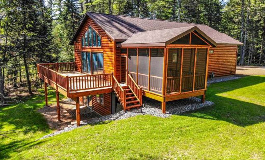Pine log siding