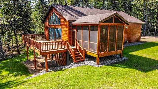 Pine log siding