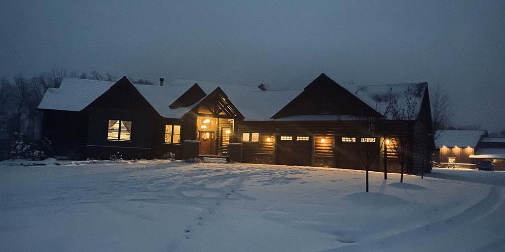 Log home in winter.